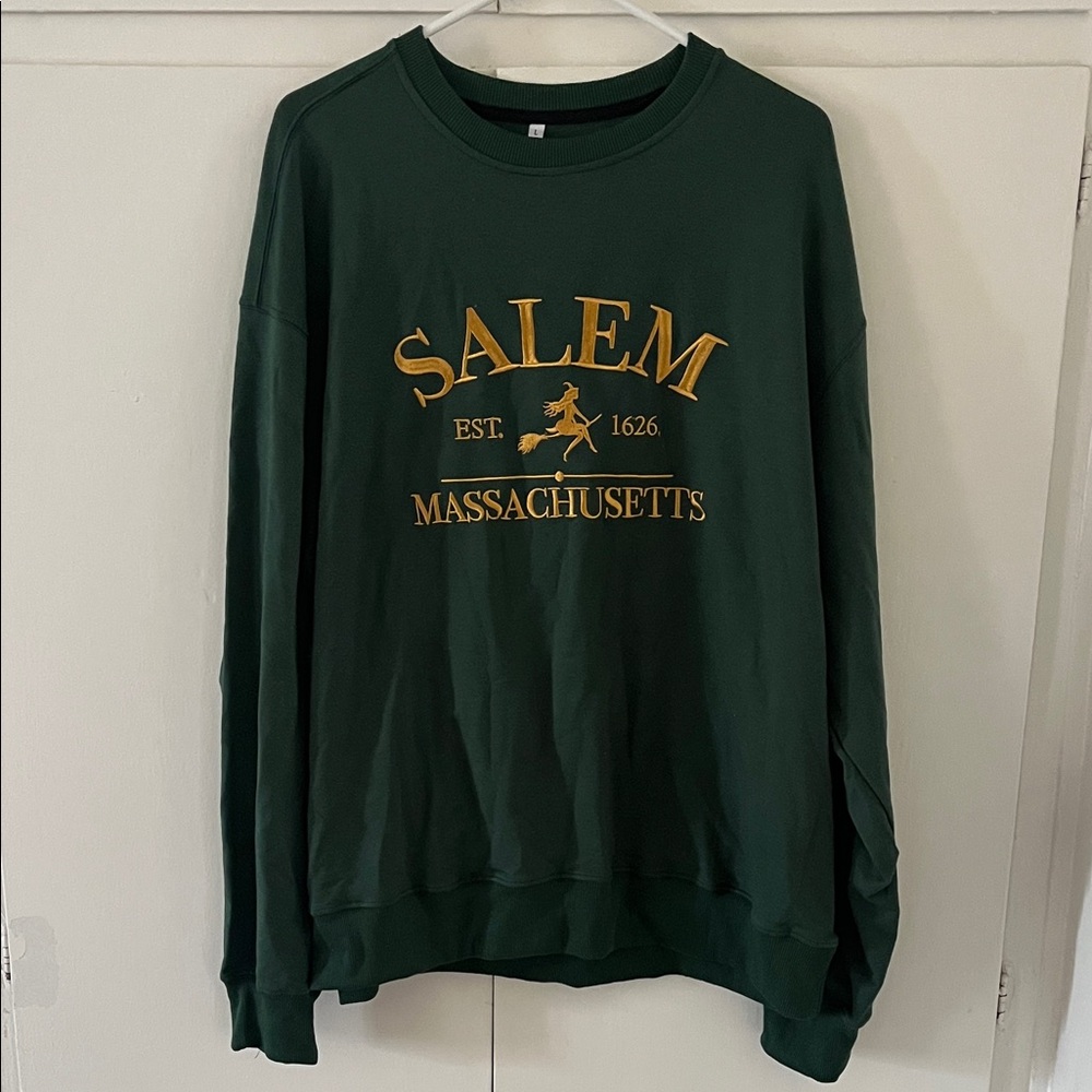 Women's Salem Witch Halloween Green Sweatshirt